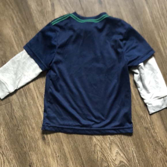 Adidas long sleeve size 2T - Picture 4 of 4